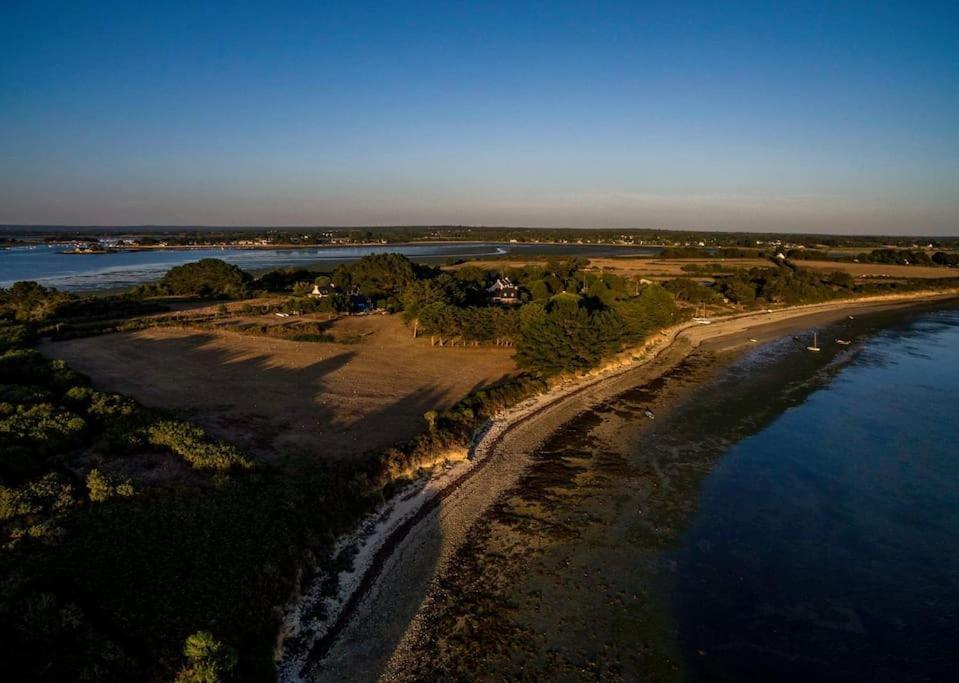 Meuble Sur L'ile De Tascon A 300 M De La *
