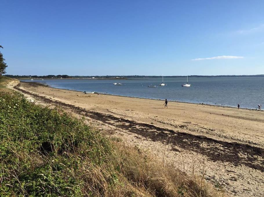 Holiday home Meuble Sur L'ile De Tascon A 300 M De La *