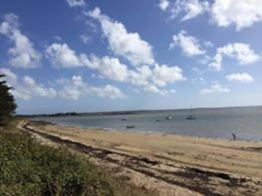 Holiday home Meuble Sur L'ile De Tascon A 300 M De La Saint-Armel